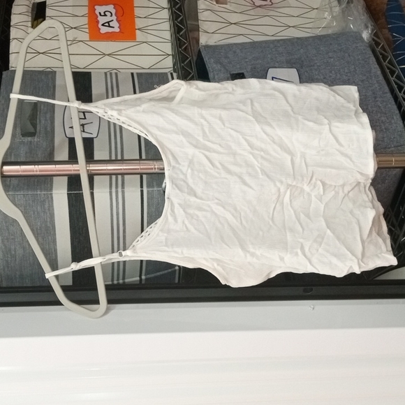 Women's tank size large - Picture 2 of 2